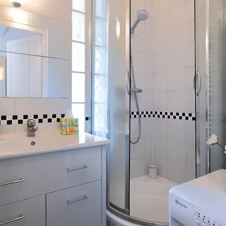 Cozy Near Latin Quarter Apartment